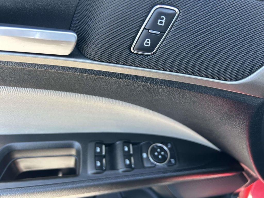 Ford Fusion S FWD 2020