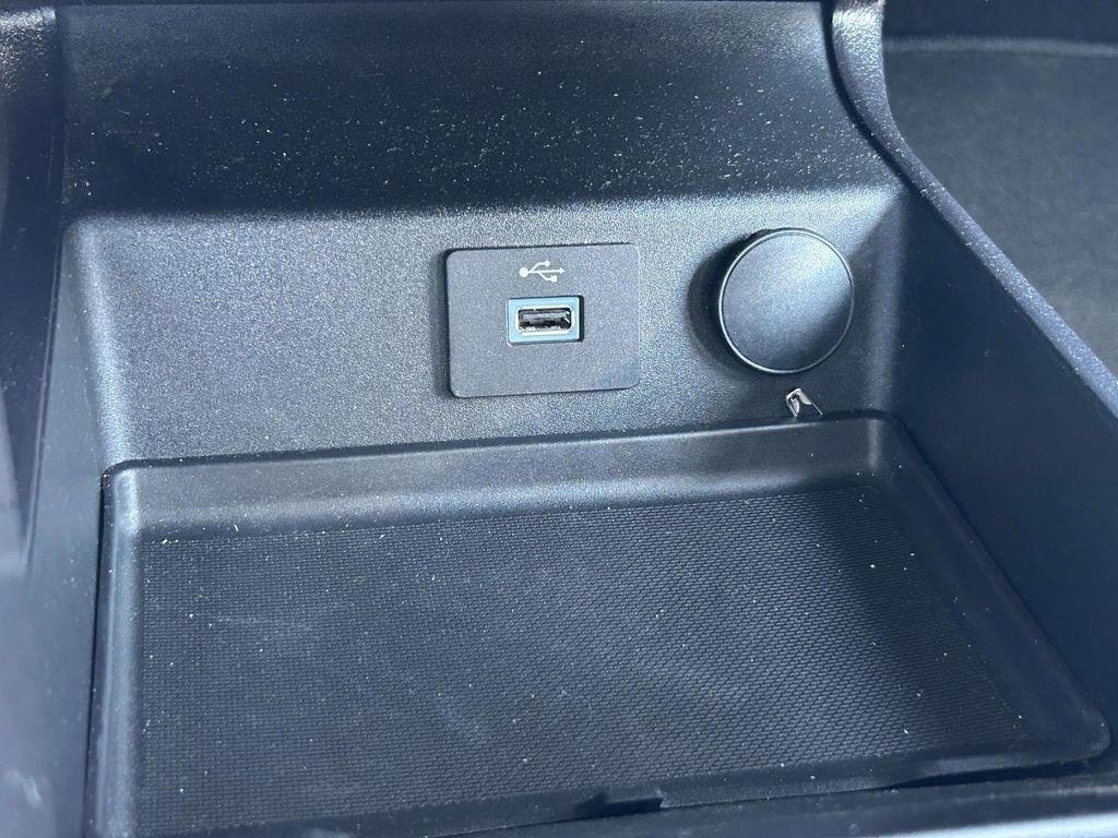 Ford Fusion S FWD 2020