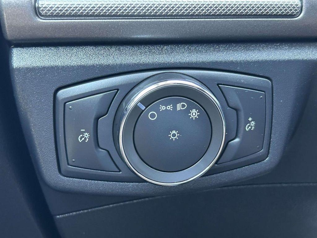 Ford Fusion S FWD 2020