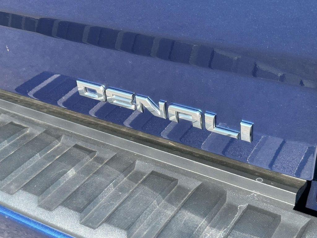 GMC Sierra 1500 4WD Crew Cab 143.5" Denali 2017