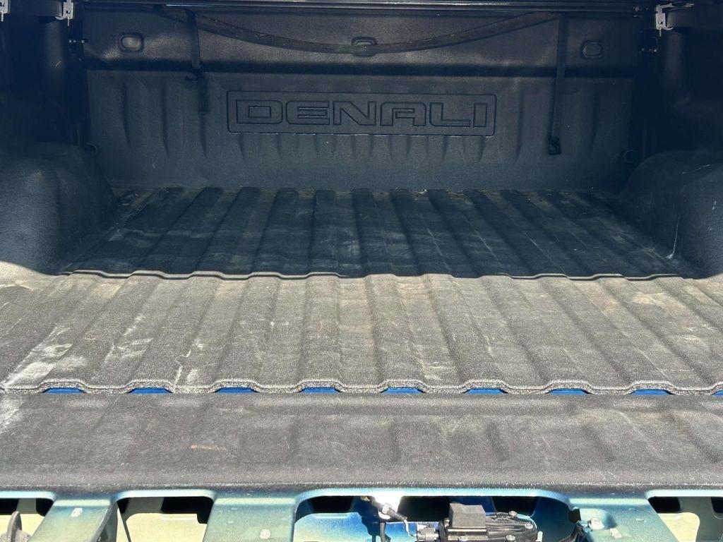 GMC Sierra 1500 4WD Crew Cab 143.5" Denali 2017