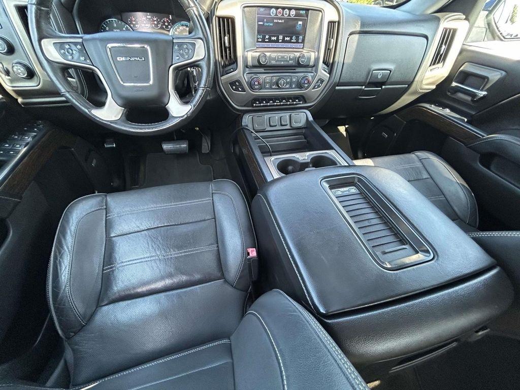 GMC Sierra 1500 4WD Crew Cab 143.5" Denali 2017