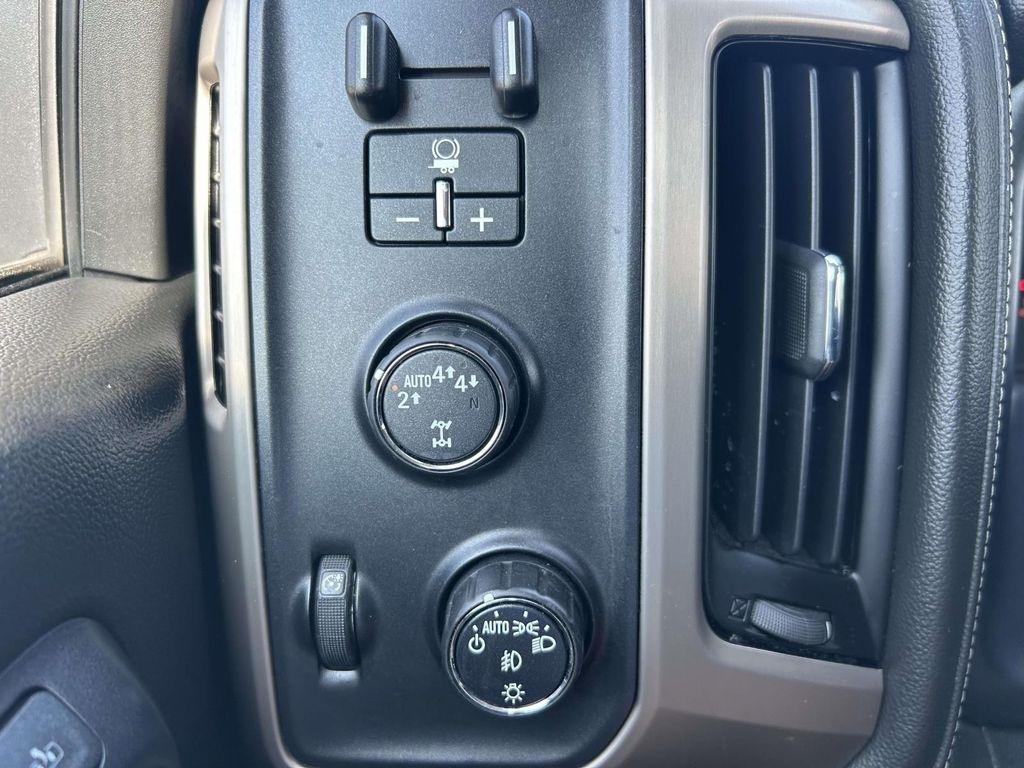 GMC Sierra 1500 4WD Crew Cab 143.5" Denali 2017