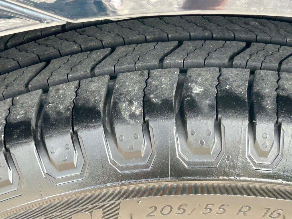 Toyota Corolla XLE CVT (Natl) 2018