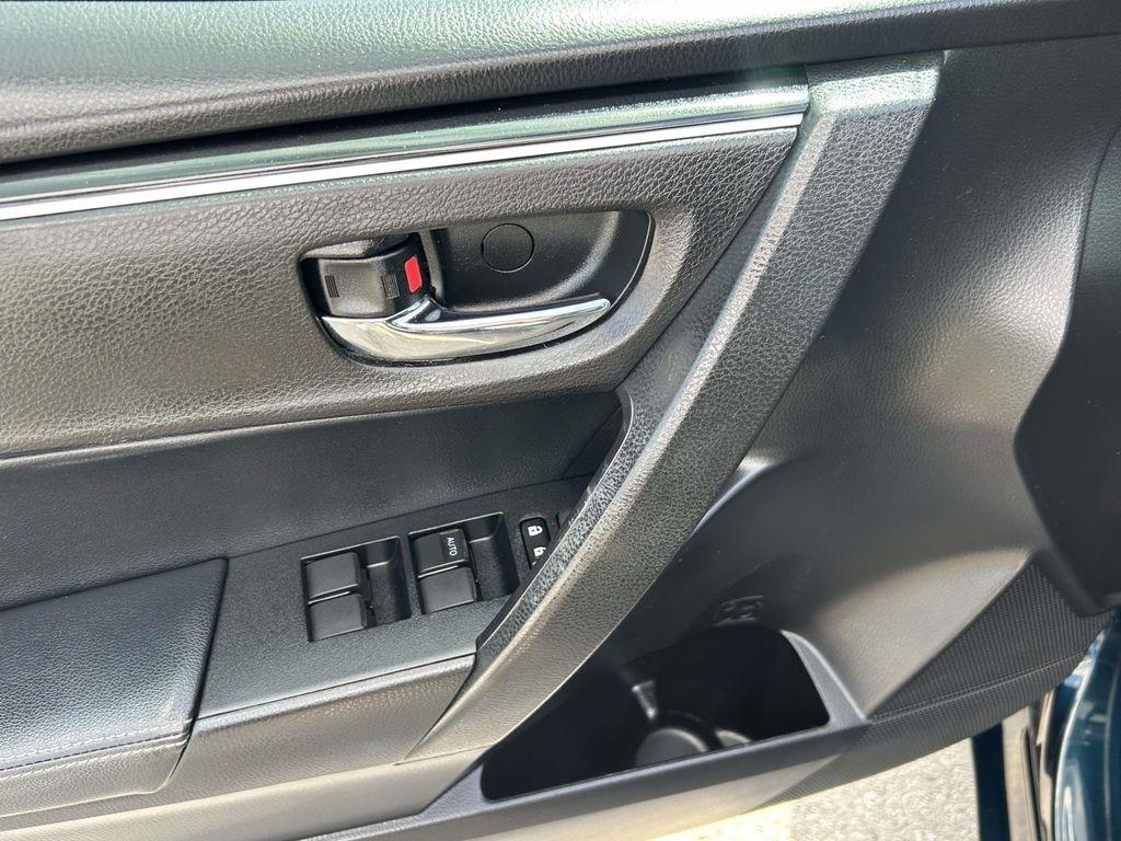 Toyota Corolla XLE CVT (Natl) 2018