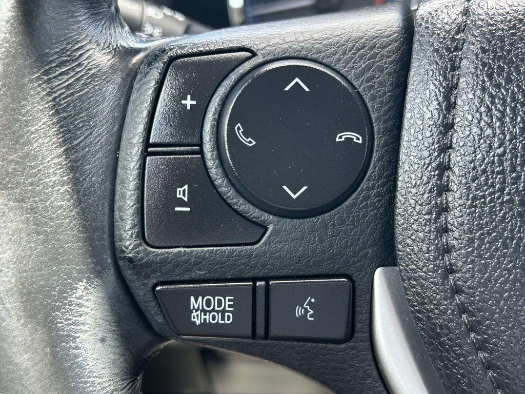 Toyota Corolla XLE CVT (Natl) 2018