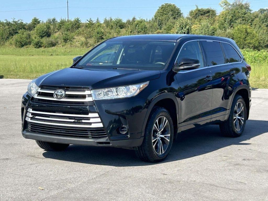 Toyota Highlander LE V6 AWD (Natl) 2017
