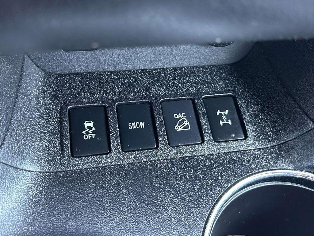 Toyota Highlander LE V6 AWD (Natl) 2017