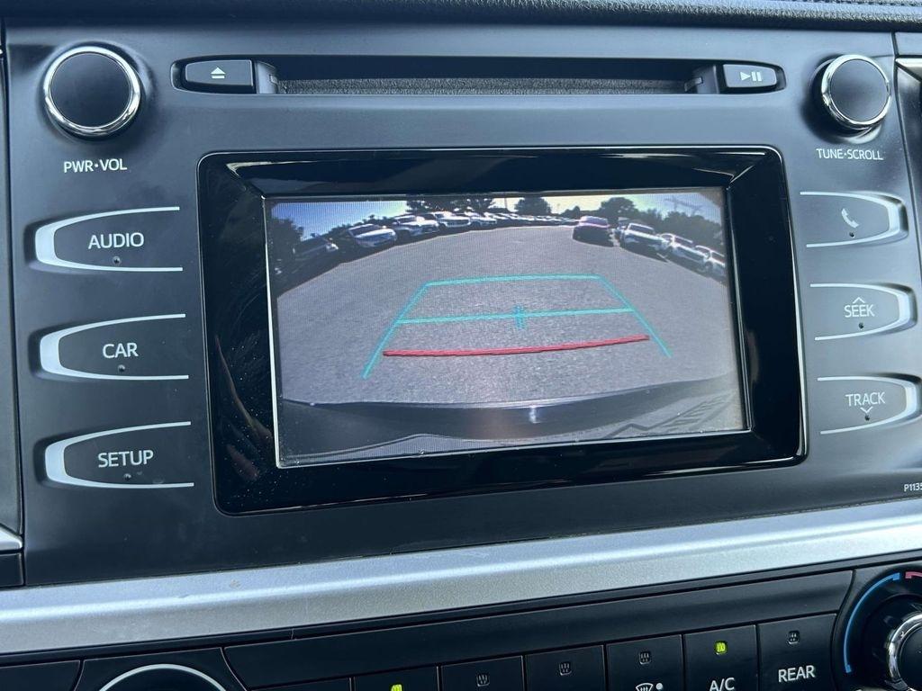 Toyota Highlander LE V6 AWD (Natl) 2017