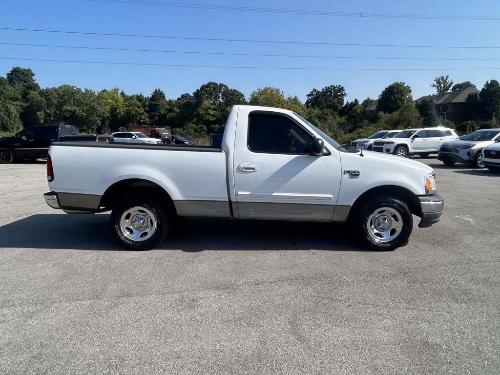 Ford F-150 Reg Cab 120" XLT 2003