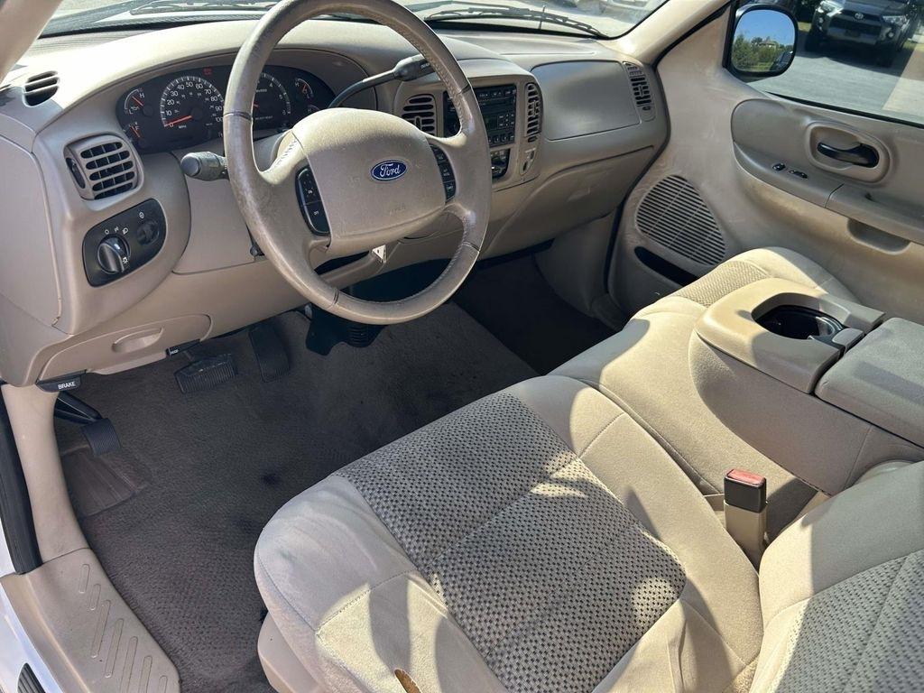 Ford F-150 Reg Cab 120" XLT 2003