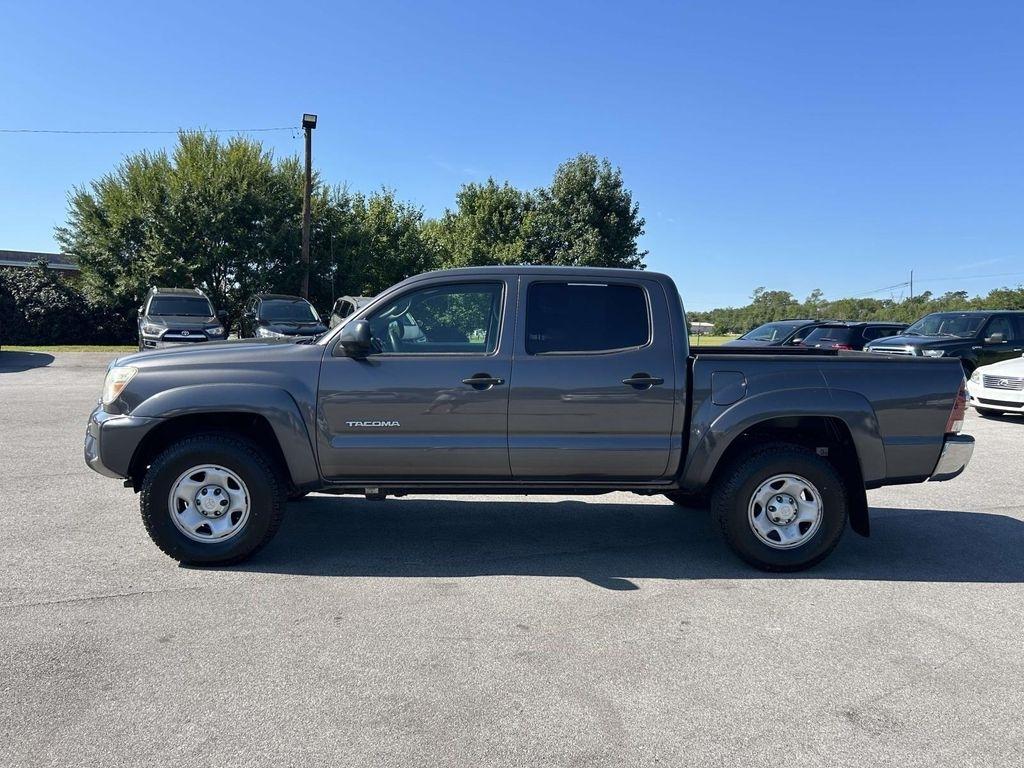 Toyota Tacoma 4WD Double Cab V6 MT (Natl) 2013