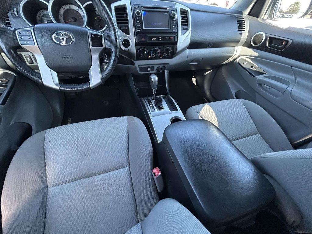 Toyota Tacoma 4WD Double Cab V6 MT (Natl) 2013