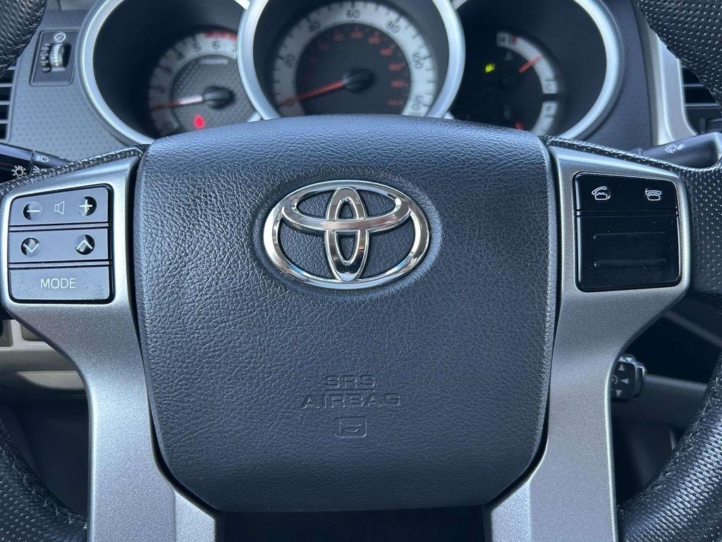 Toyota Tacoma 4WD Double Cab V6 MT (Natl) 2013