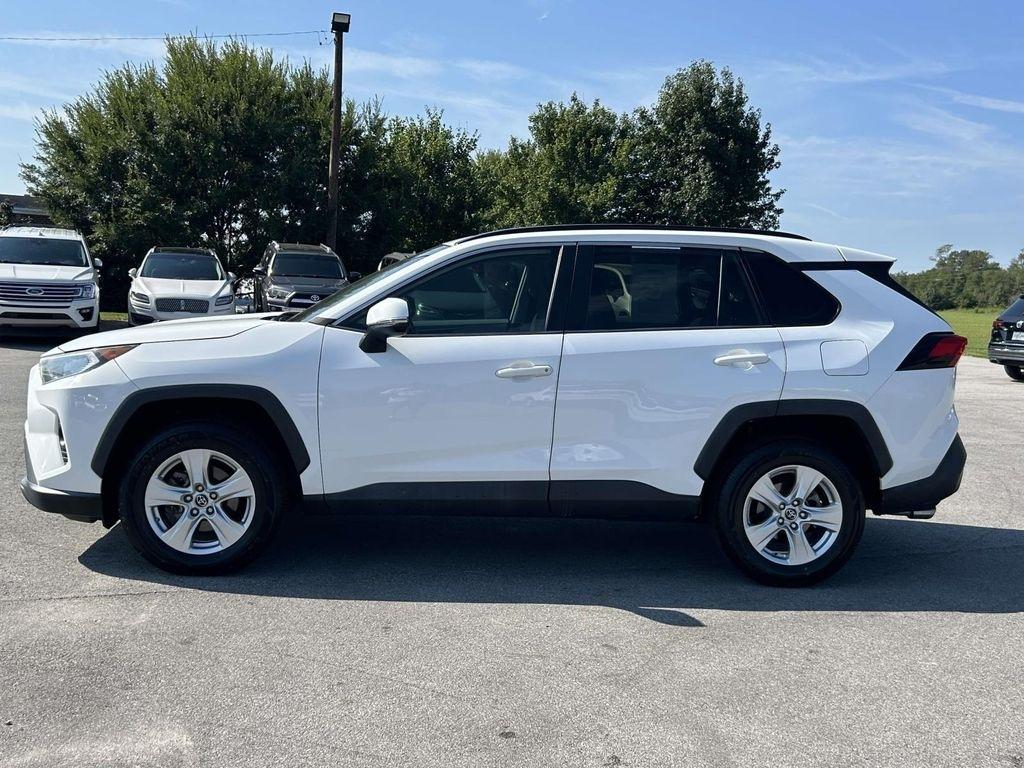 Toyota RAV4 XLE FWD (Natl) 2019