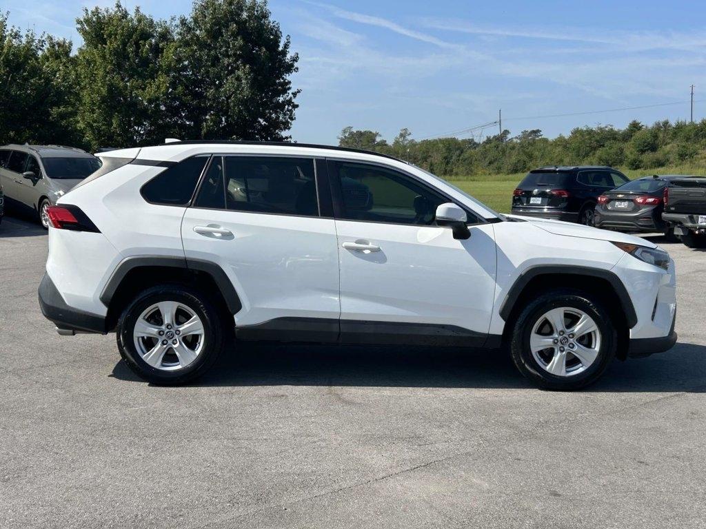 Toyota RAV4 XLE FWD (Natl) 2019