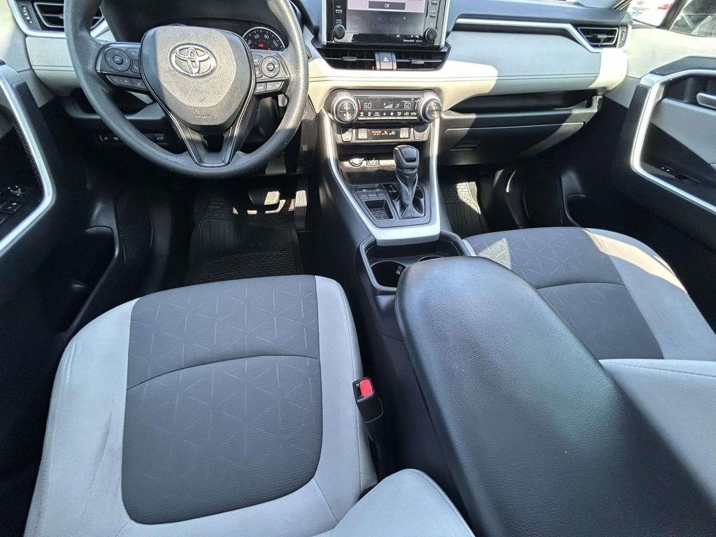 Toyota RAV4 XLE FWD (Natl) 2019