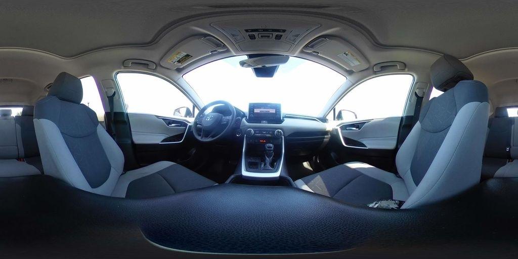 Toyota RAV4 XLE FWD (Natl) 2019