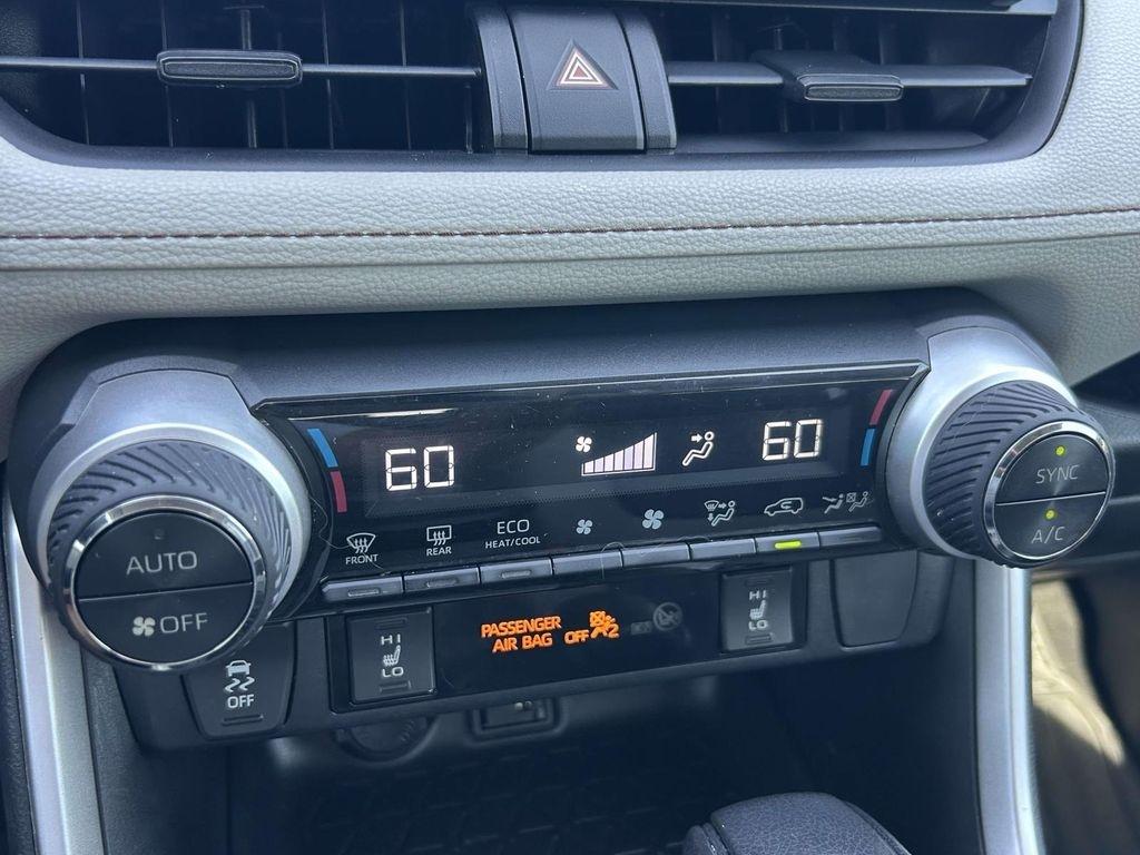 Toyota RAV4 XLE FWD (Natl) 2019