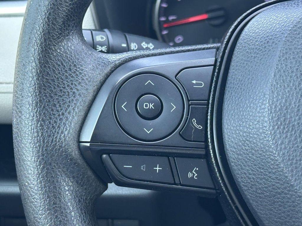 Toyota RAV4 XLE FWD (Natl) 2019
