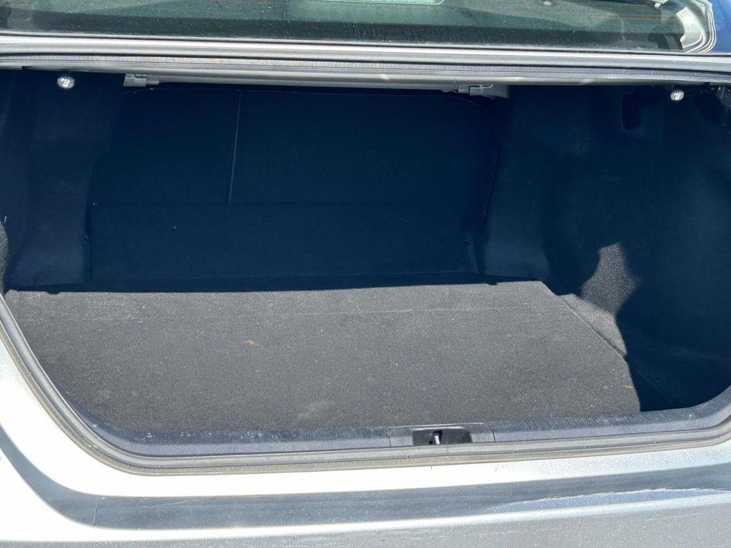 Toyota Camry SE Auto (Natl) 2020