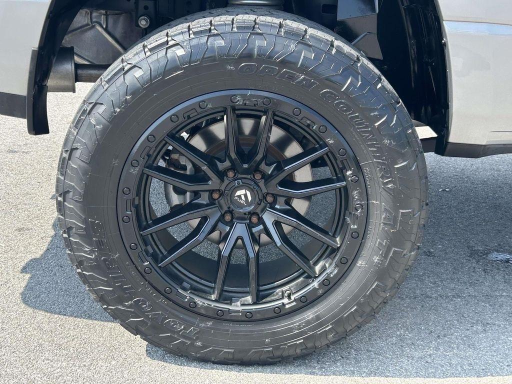 RAM 1500 Big Horn 4x4 Crew Cab 5'7" Box 2020