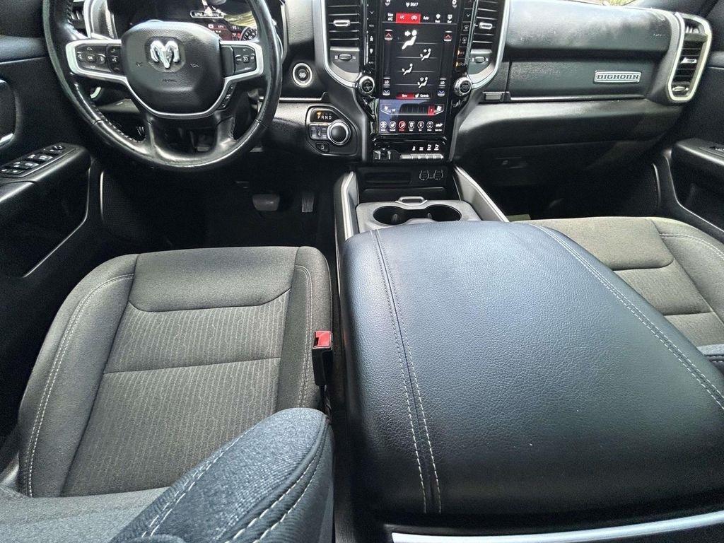 RAM 1500 Big Horn 4x4 Crew Cab 5'7" Box 2020