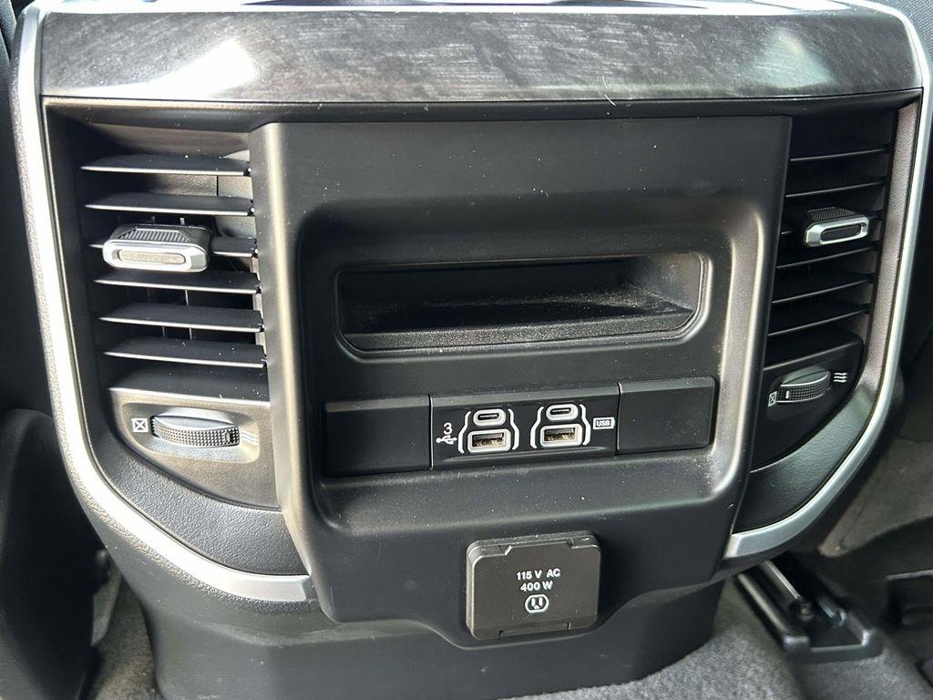 RAM 1500 Big Horn 4x4 Crew Cab 5'7" Box 2020