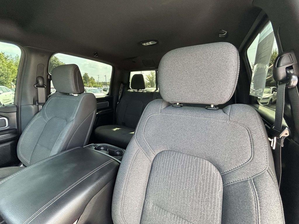 RAM 1500 Big Horn 4x4 Crew Cab 5'7" Box 2020