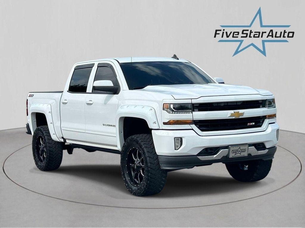 Chevrolet Silverado 1500 4WD Crew Cab 143.5" LT w/2LT 2017
