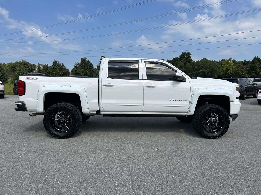 Chevrolet Silverado 1500 4WD Crew Cab 143.5" LT w/2LT 2017
