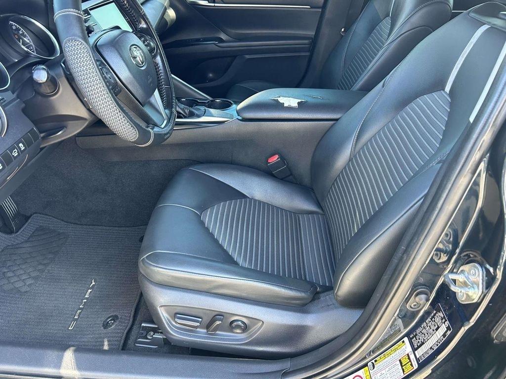 Toyota Camry XLE Auto (Natl) 2019