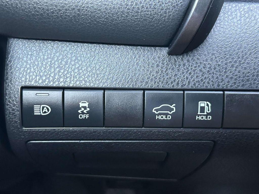 Toyota Camry XLE Auto (Natl) 2019