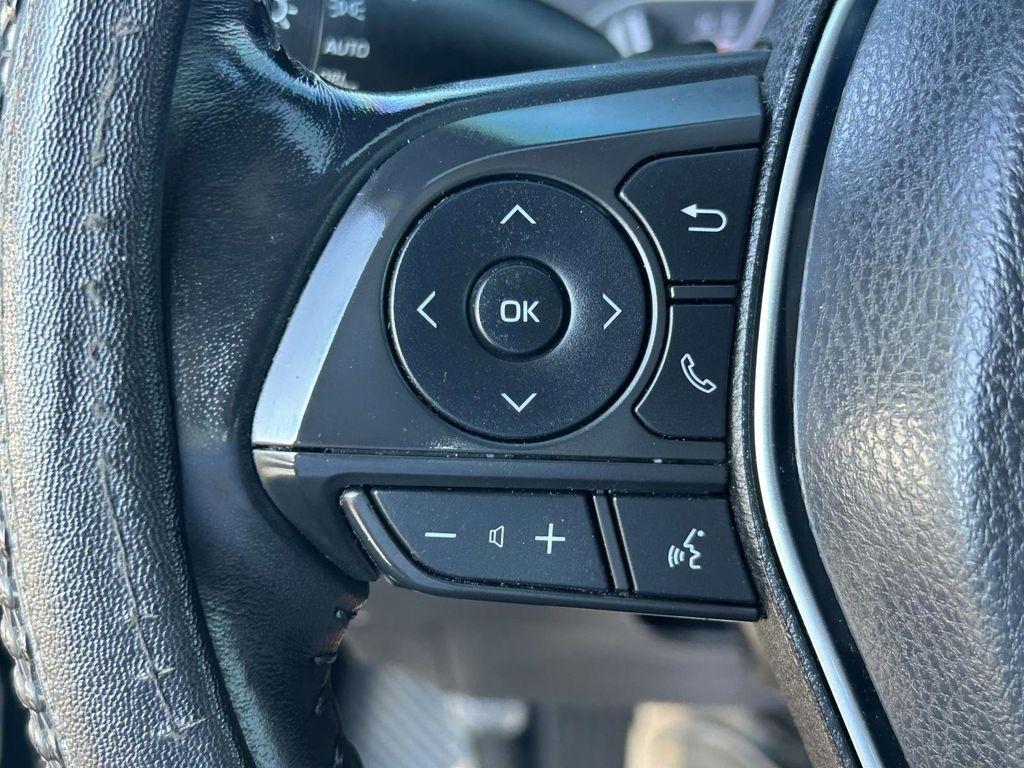 Toyota Camry XLE Auto (Natl) 2019
