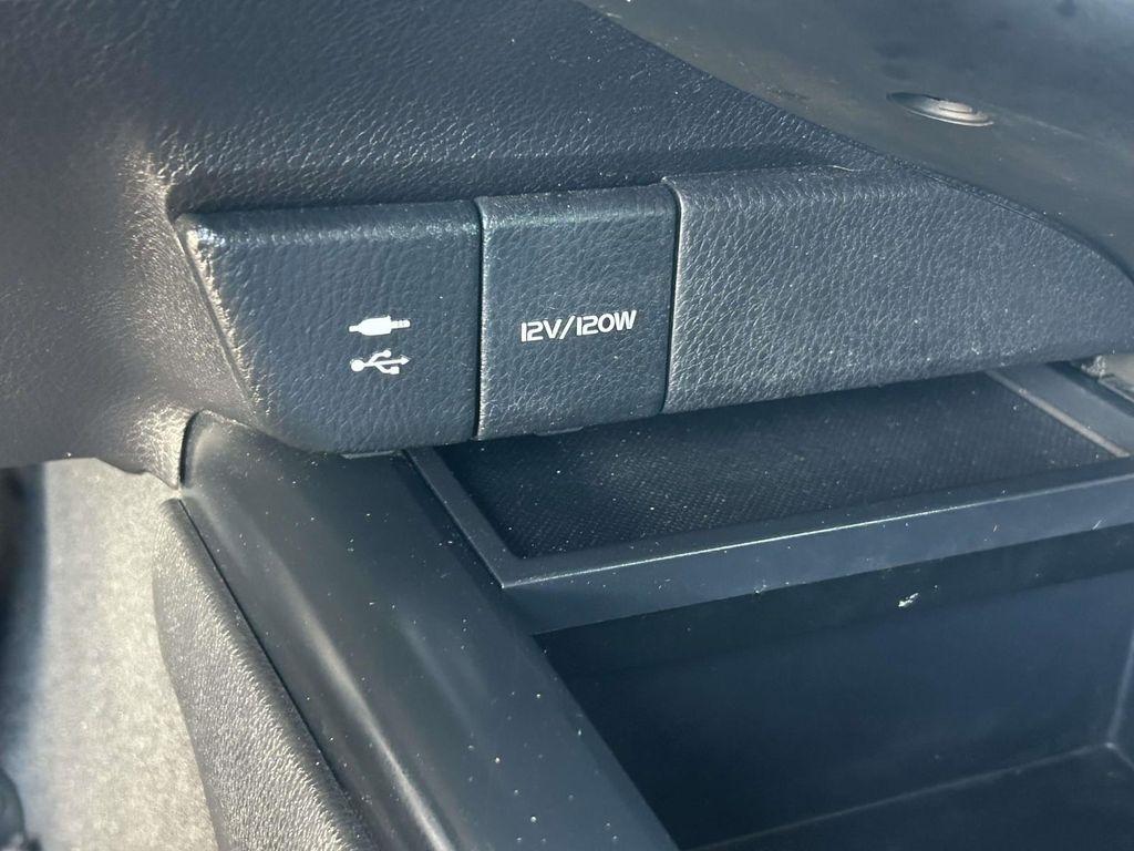 Toyota Camry XLE Auto (Natl) 2019