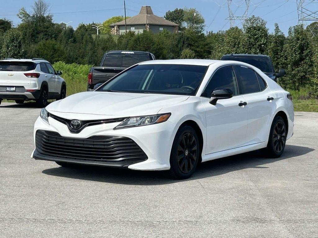 Toyota Camry LE Auto (Natl) 2020