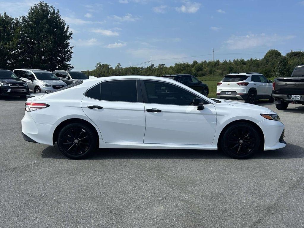 Toyota Camry LE Auto (Natl) 2020
