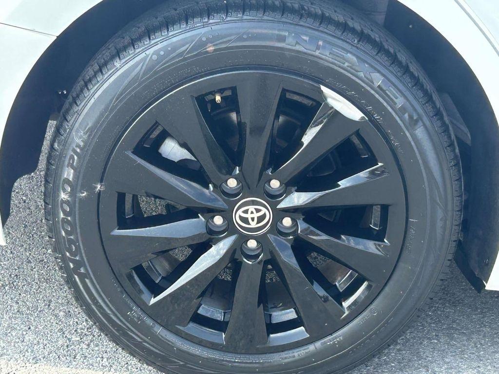 Toyota Camry LE Auto (Natl) 2020