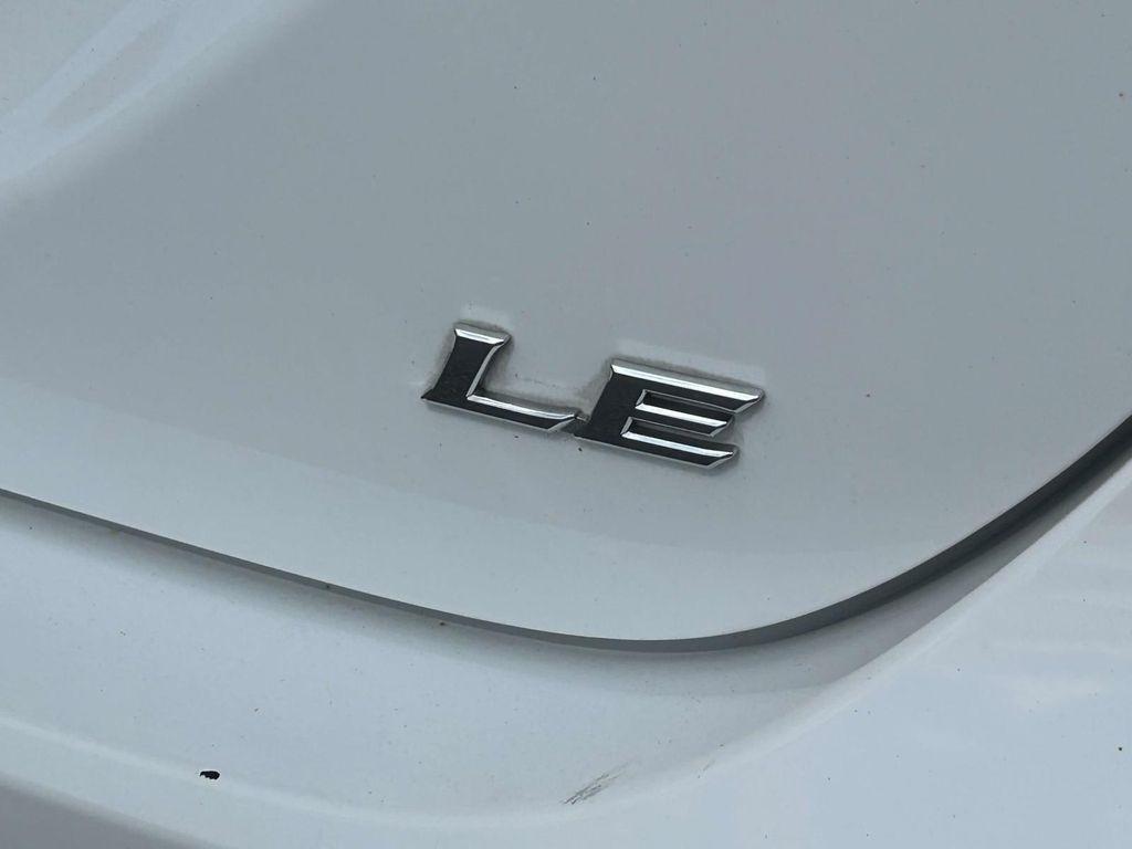 Toyota Camry LE Auto (Natl) 2020