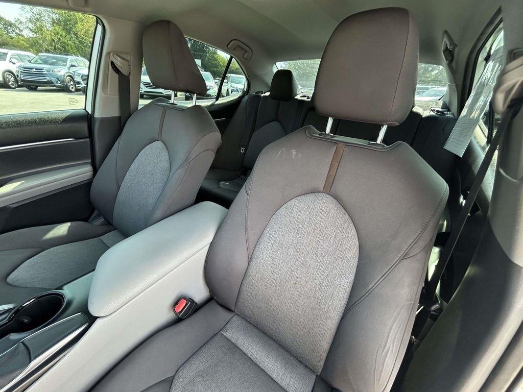 Toyota Camry LE Auto (Natl) 2020