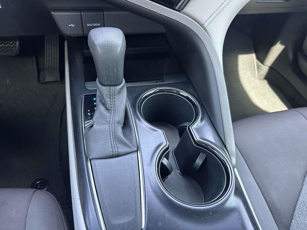 Toyota Camry LE Auto (Natl) 2020