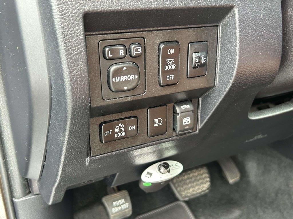Toyota Tundra 4WD 1794 Edition CrewMax 5.5' Bed 5.7L FFV (Natl) 2018