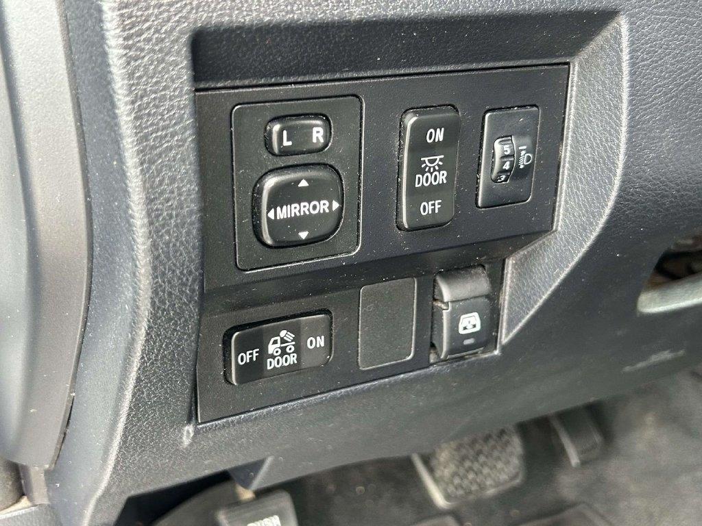 Toyota Tundra 4WD TRD Pro CrewMax 5.5' Bed 5.7L FFV (Natl) 2017
