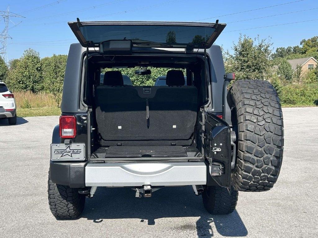Jeep Wrangler 4WD 2dr Sahara 2015