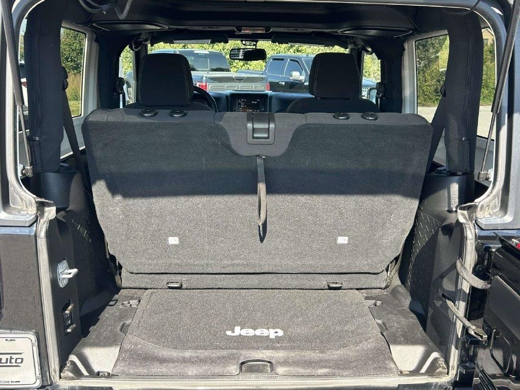 Jeep Wrangler 4WD 2dr Sahara 2015