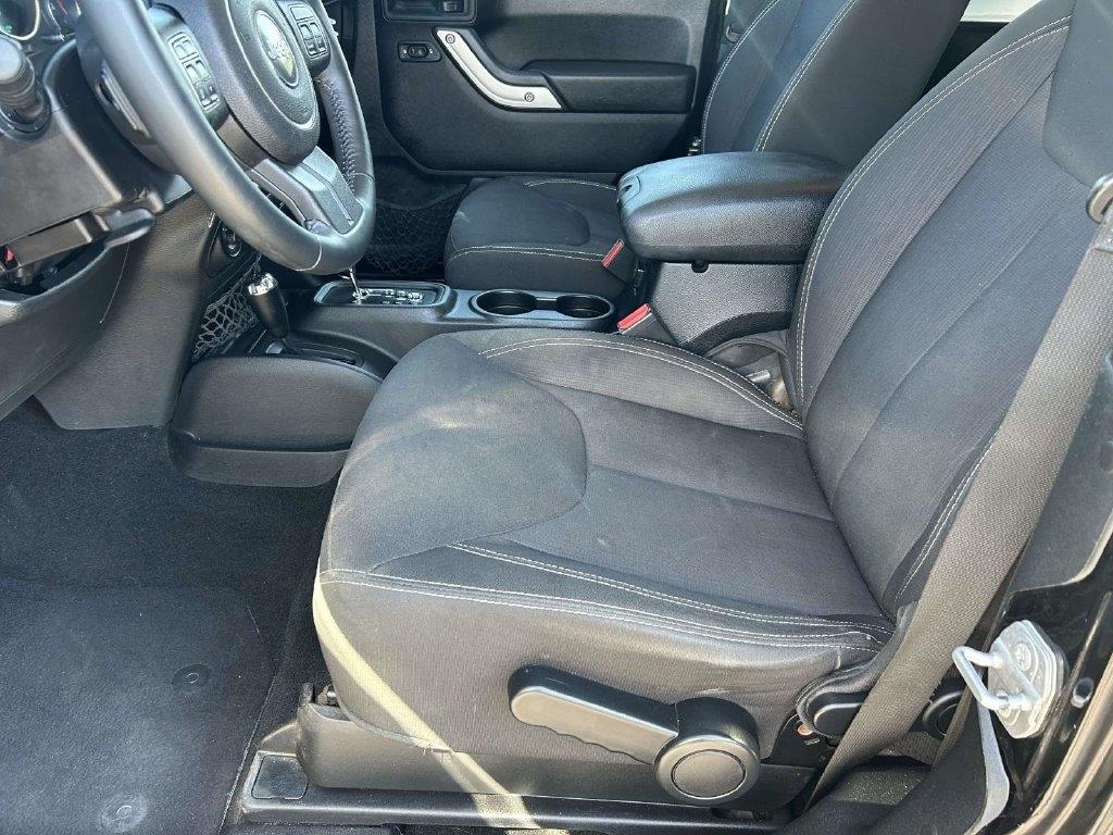 Jeep Wrangler 4WD 2dr Sahara 2015