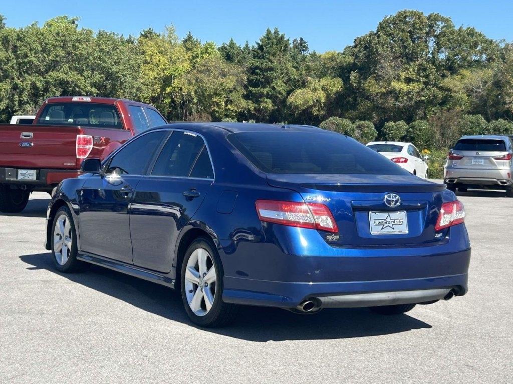 Toyota Camry 4dr Sdn I4 Man LE (Natl) 2011