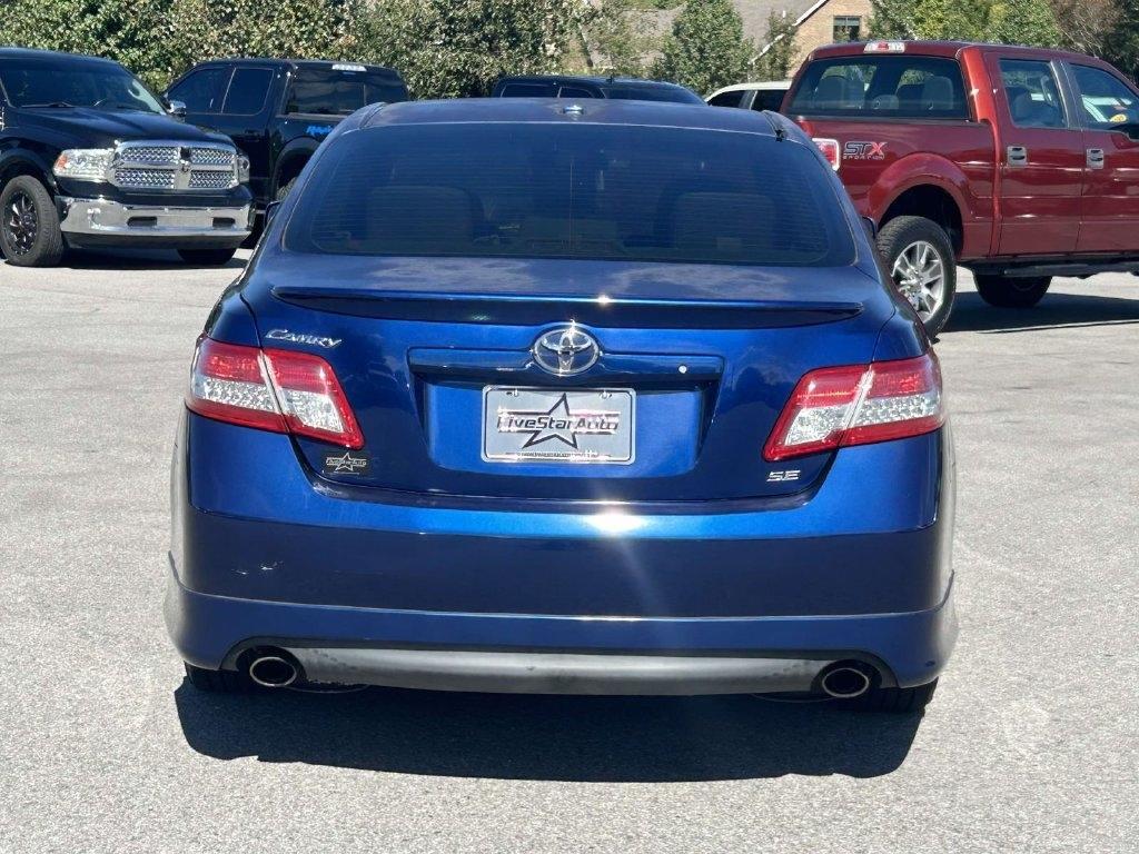 Toyota Camry 4dr Sdn I4 Man LE (Natl) 2011