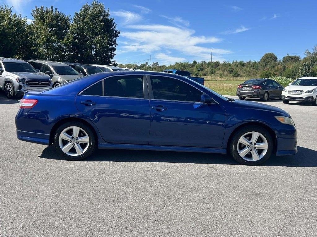 Toyota Camry 4dr Sdn I4 Man LE (Natl) 2011