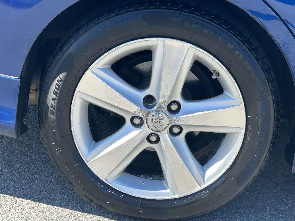 Toyota Camry 4dr Sdn I4 Man LE (Natl) 2011